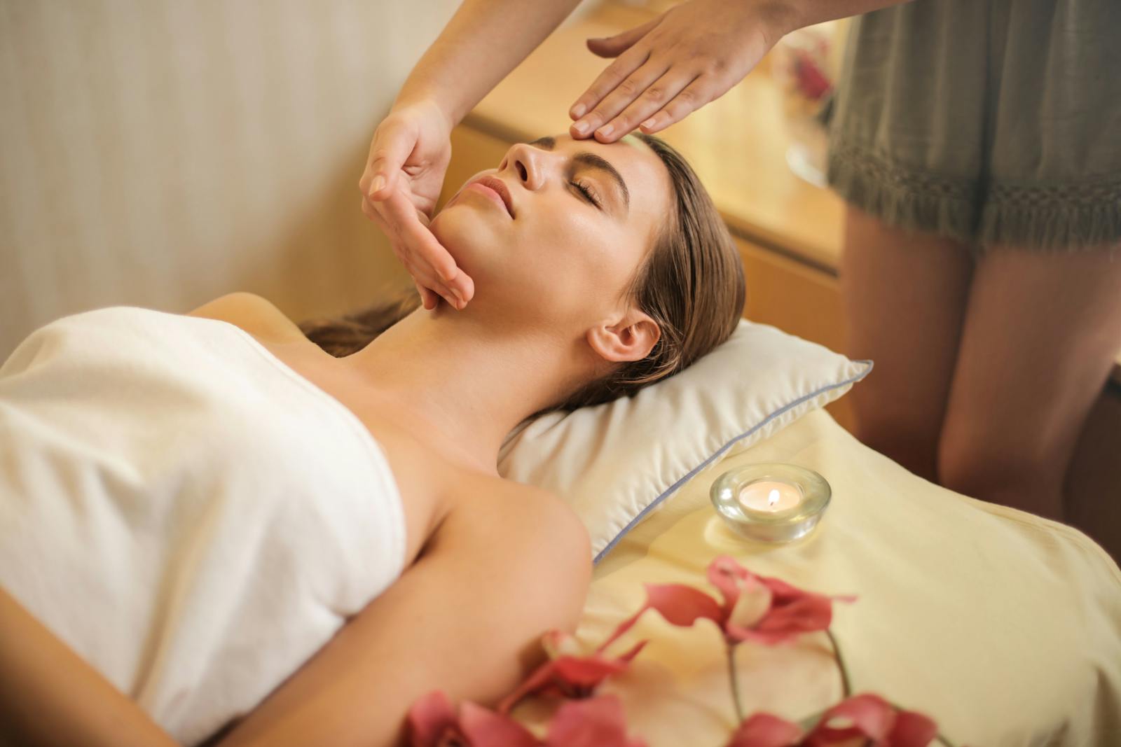 Vera Spa therapist preparing a calming treatment